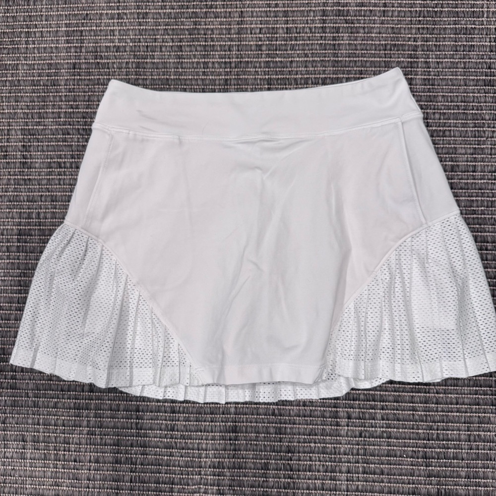 Under Armour White Pleated Edge Fitted Tennis Skort